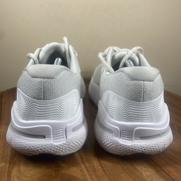 Brooks Ghost Max White Oyster Womens Size 9.5 Athletic Running Shoes 1203951B124 - Picture 3 of 11